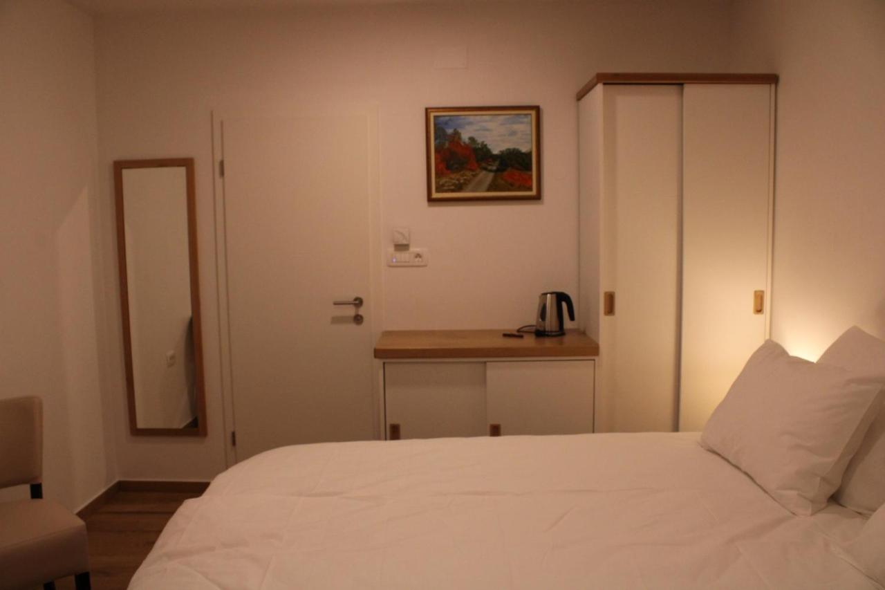 G House Hotell Dutovlje Exteriör bild