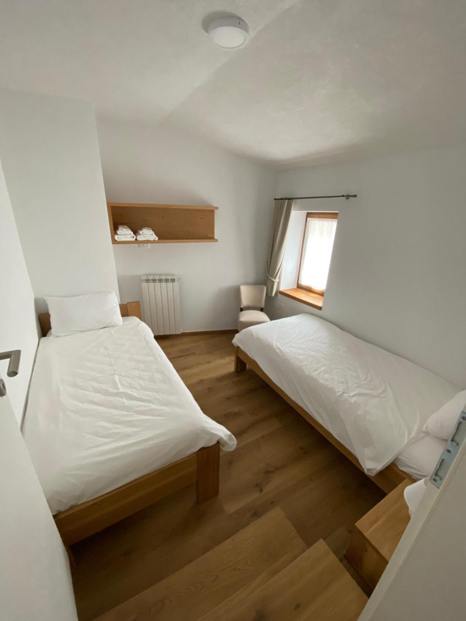 G House Hotell Dutovlje Exteriör bild